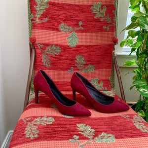 Faux suede burgundy pumps size 7